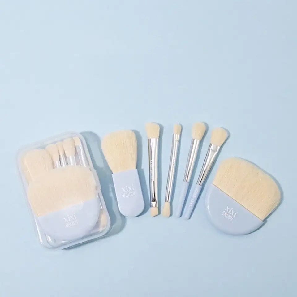 Set Of 4 Candy Makeup Brush Set, Portable Traveling Makeup Brush Set, Beauty Foundation Eye Shadow Tool Makeup Brush Set, Cosmetic Brushes Kit with PVC Case