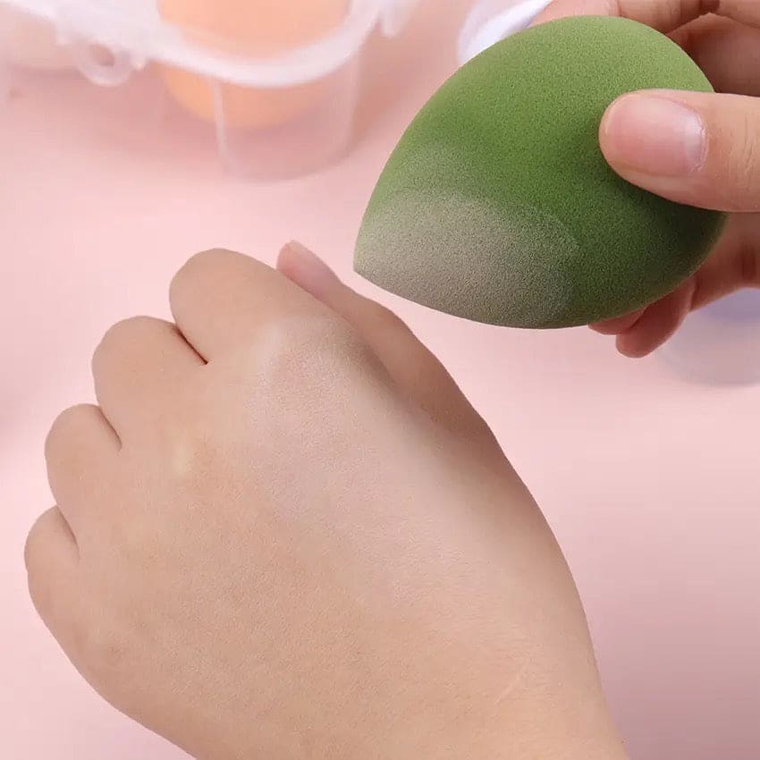 Set Of 4 Makeup Egg Blender, Foundation Powder Puff, Wet and Dry Powder Puff, Makeup Egg Cushion Beauty Tool, Cosmetic Makeup Blender With Storage Box